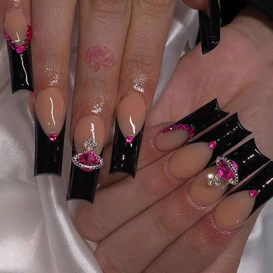 French Black Edge Fake Nails with Queen Mother Rose and Rhinestone Accents – Elegant Wearable Armor Nail Design