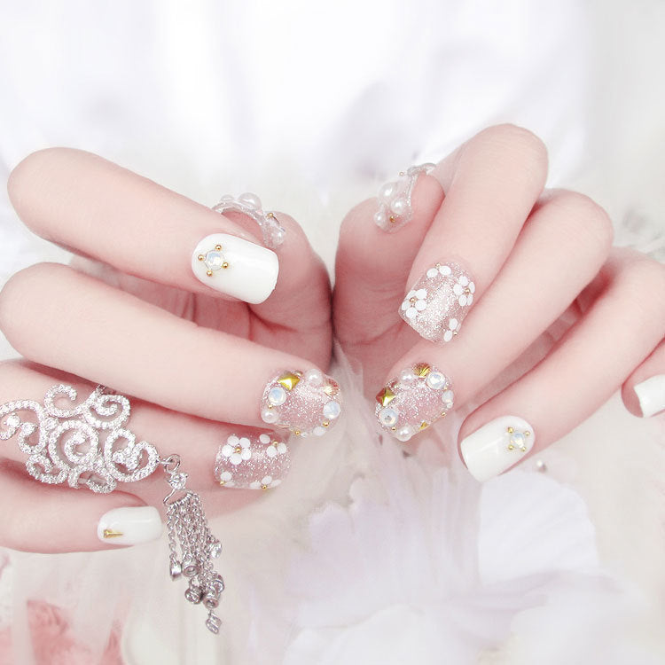 Beautiful Bride Fake Nails – Magazine-Style Finished Nail Art for a Glamorous Look