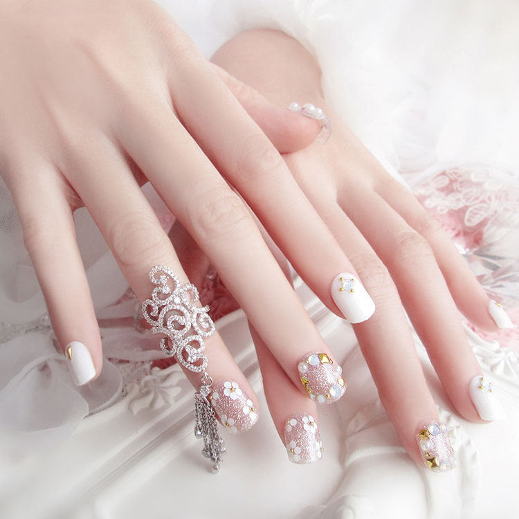 Beautiful Bride Fake Nails – Magazine-Style Finished Nail Art for a Glamorous Look